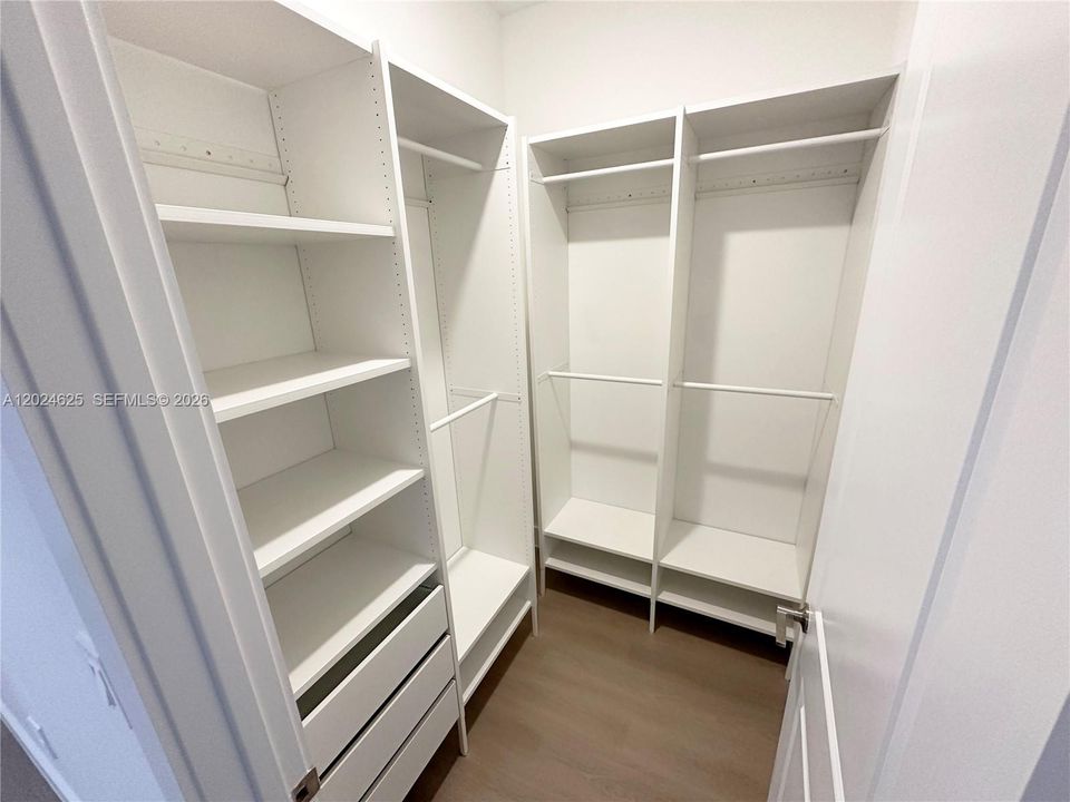 En Renta: $9,300 (5 camas, 4 baños, 4080 Pies cuadrados)