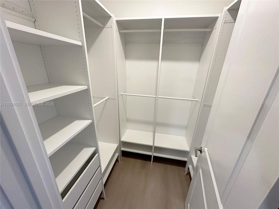 En Renta: $9,300 (5 camas, 4 baños, 4080 Pies cuadrados)