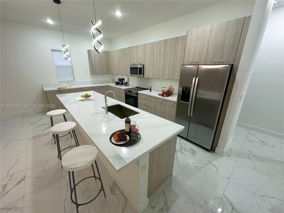 En Renta: $9,300 (5 camas, 4 baños, 4080 Pies cuadrados)