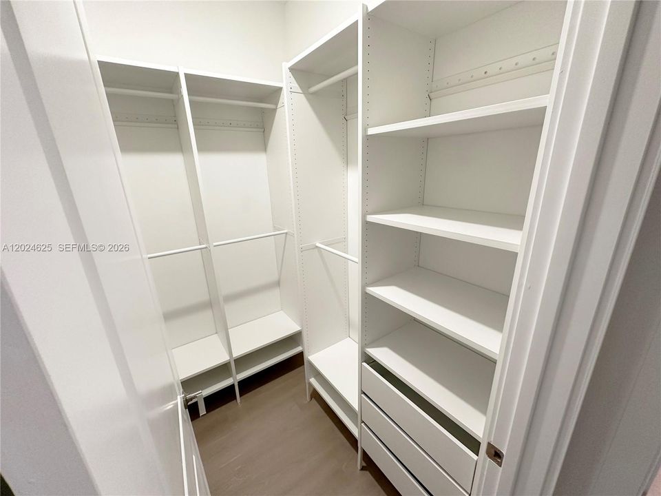 En Renta: $9,300 (5 camas, 4 baños, 4080 Pies cuadrados)