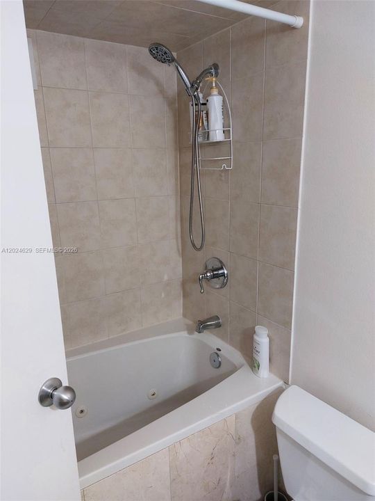 For Sale: $229,000 (2 beds, 1 baths, 924 Square Feet)