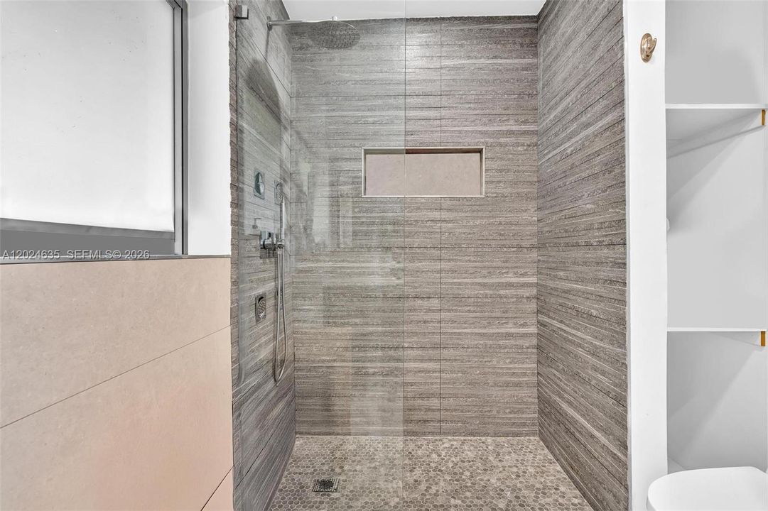 В аренду: $13,500 (4 спален, 3 ванн, 2878 Квадратных фут)