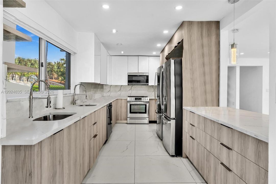 В аренду: $13,500 (4 спален, 3 ванн, 2878 Квадратных фут)
