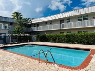 For Rent: $1,850 (1 beds, 1 baths, 752 Square Feet)