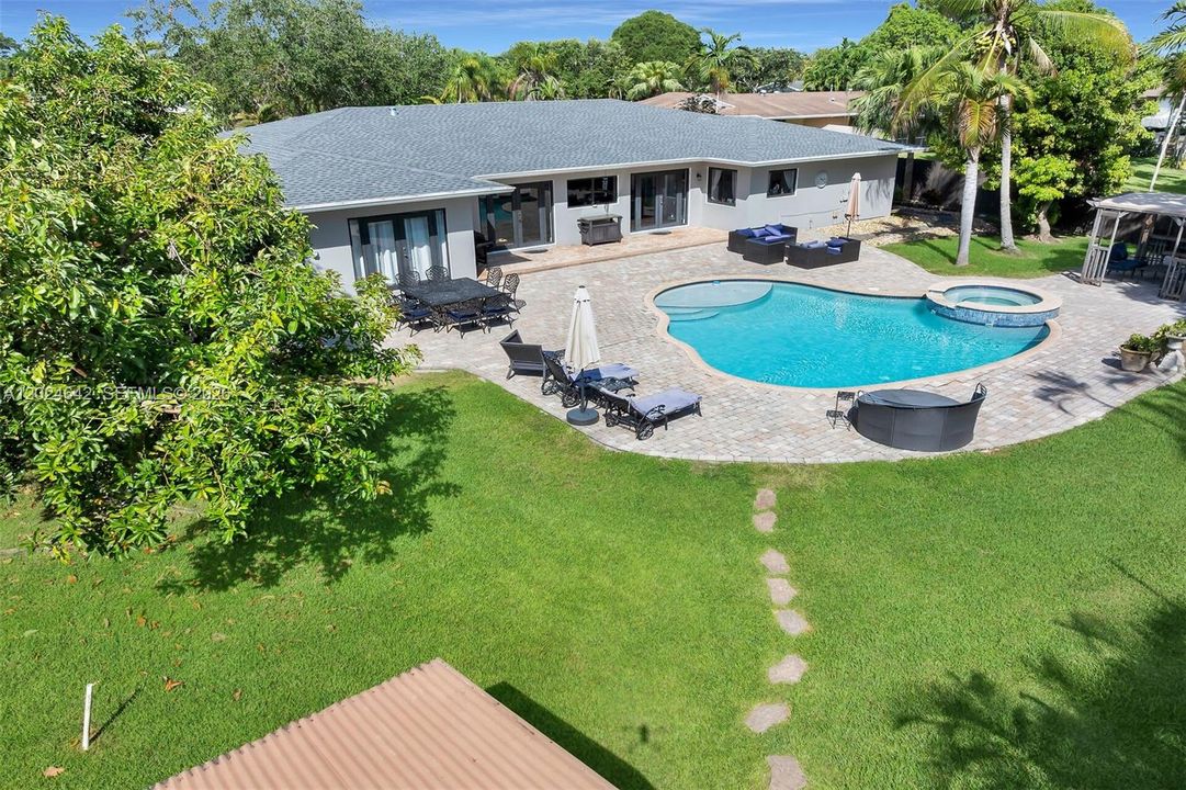 For Sale: $1,200,000 (4 beds, 4 baths, 3133 Square Feet)