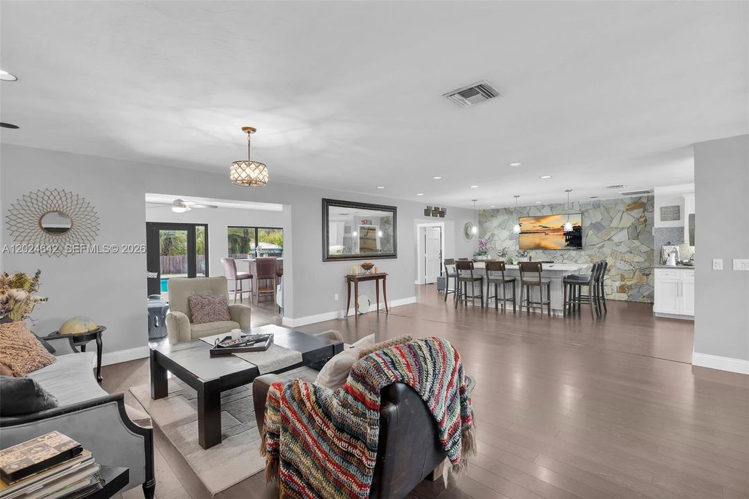 For Sale: $1,200,000 (4 beds, 4 baths, 3133 Square Feet)