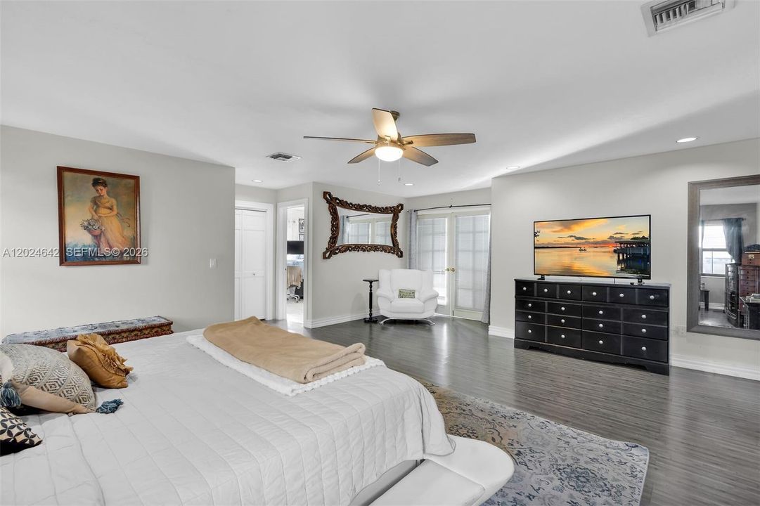 For Sale: $1,200,000 (4 beds, 4 baths, 3133 Square Feet)