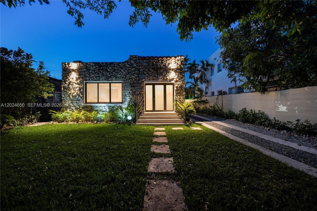 For Rent: $7,900 (4 beds, 3 baths, 1788 Square Feet)