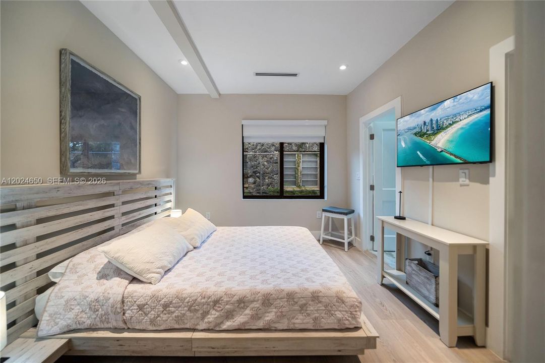 For Rent: $7,900 (4 beds, 3 baths, 1788 Square Feet)