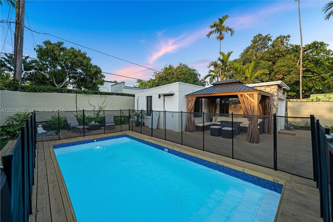 For Rent: $7,900 (4 beds, 3 baths, 1788 Square Feet)