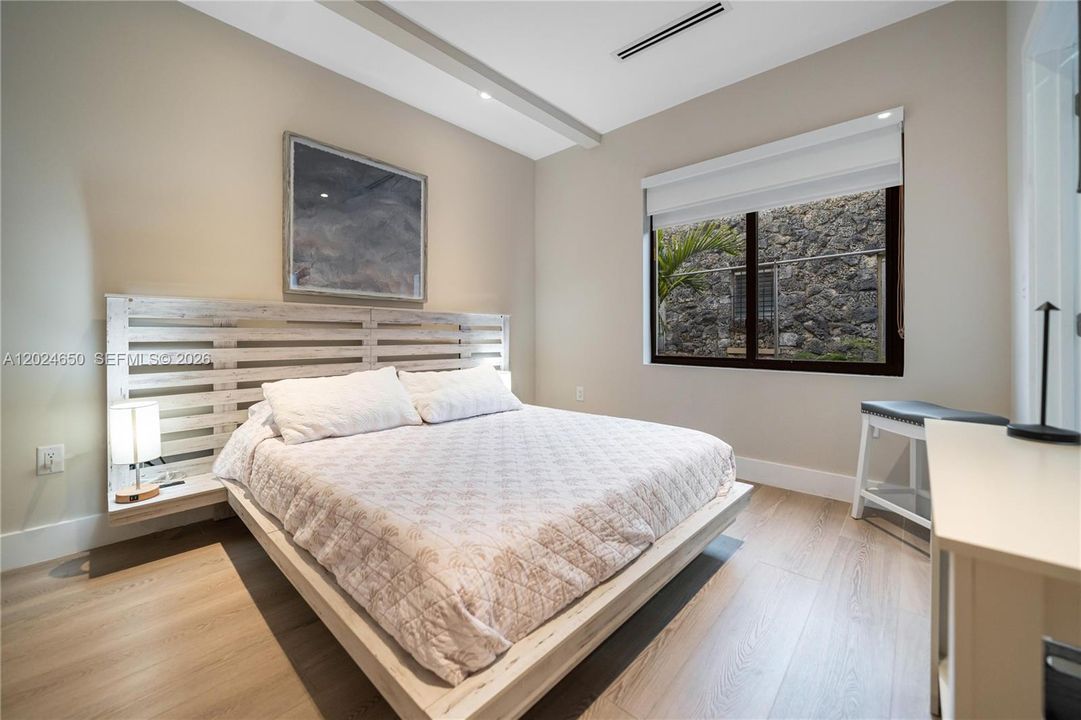 For Rent: $7,900 (4 beds, 3 baths, 1788 Square Feet)