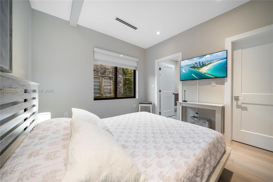 For Rent: $7,900 (4 beds, 3 baths, 1788 Square Feet)