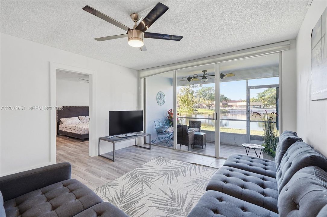 For Rent: $1,700 (2 beds, 2 baths, 880 Square Feet)