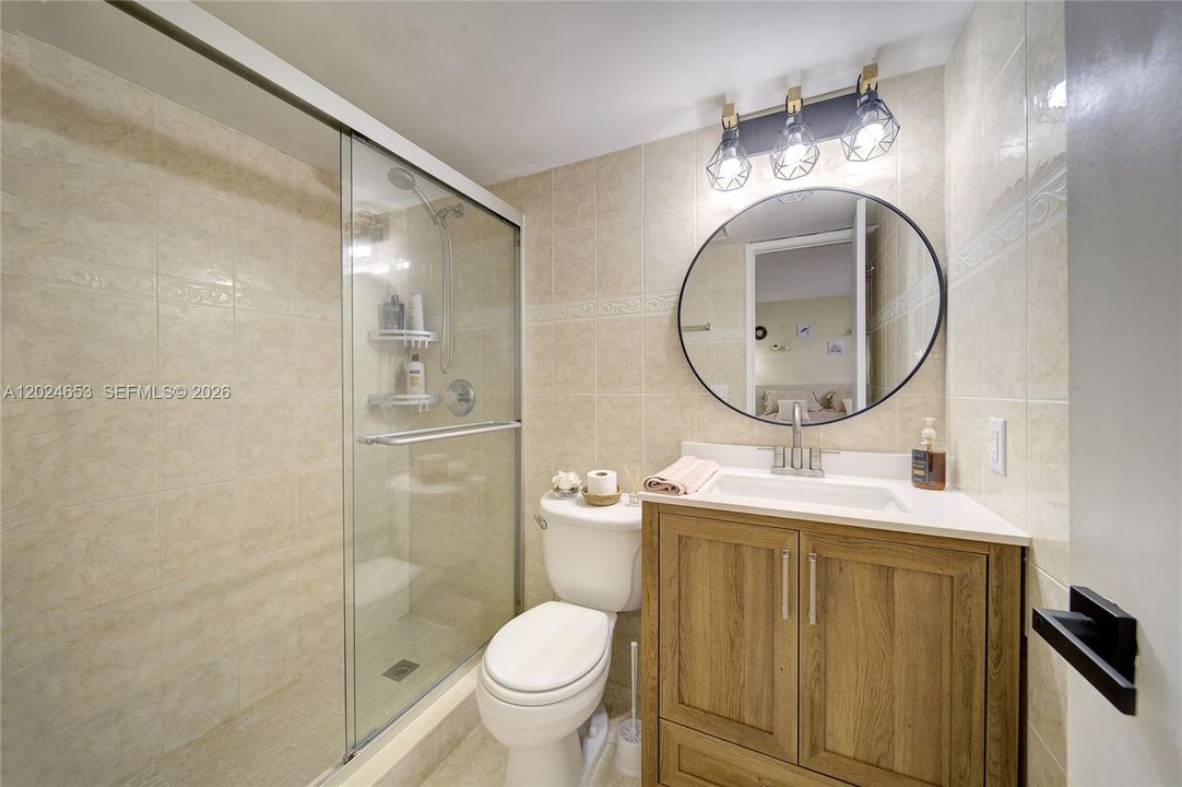 For Rent: $1,650 (1 beds, 1 baths, 700 Square Feet)
