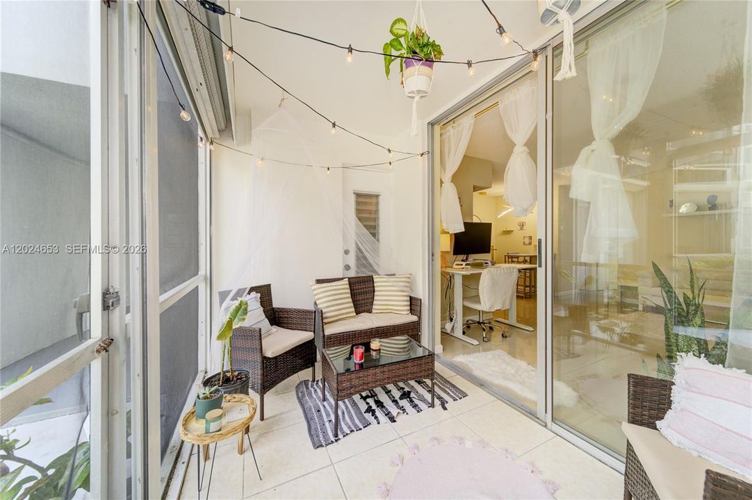 For Rent: $1,650 (1 beds, 1 baths, 700 Square Feet)