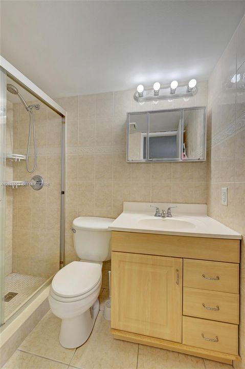 For Rent: $1,650 (1 beds, 1 baths, 700 Square Feet)