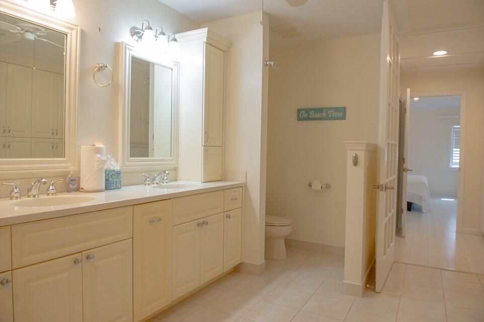 44-114 master bath 3