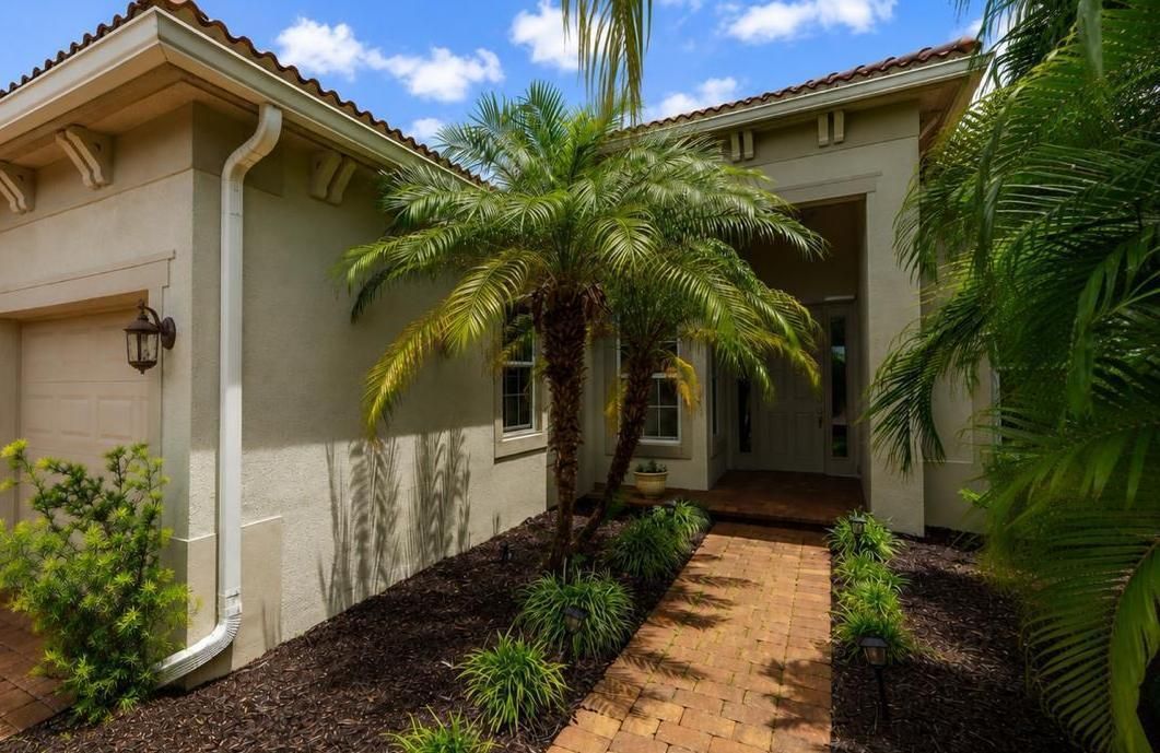 99-web-or-mls-12010-sw-aventino-dr