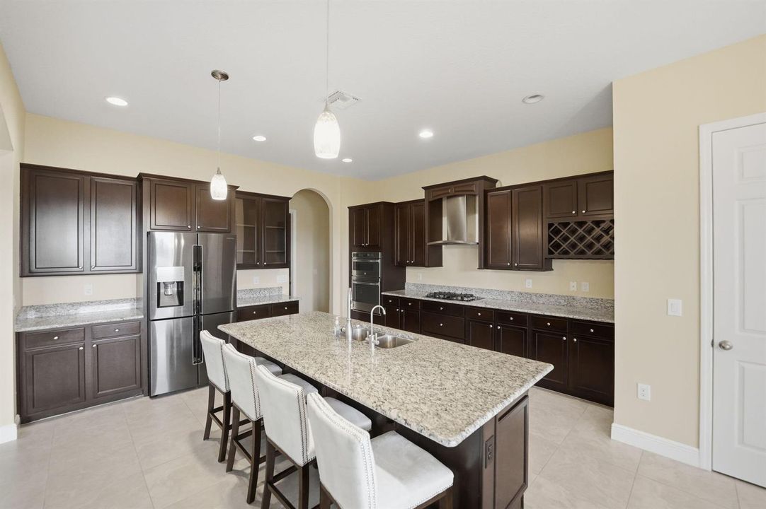21-web-or-mls-12010-sw-aventino-dr
