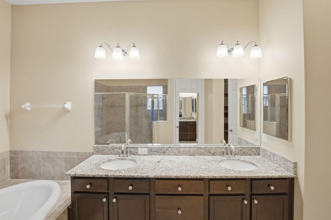 28-web-or-mls-12010-sw-aventino-dr