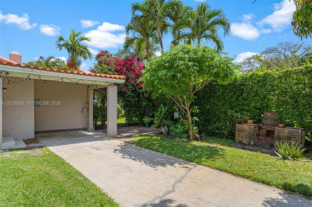 For Sale: $875,000 (4 beds, 2 baths, 1887 Square Feet)