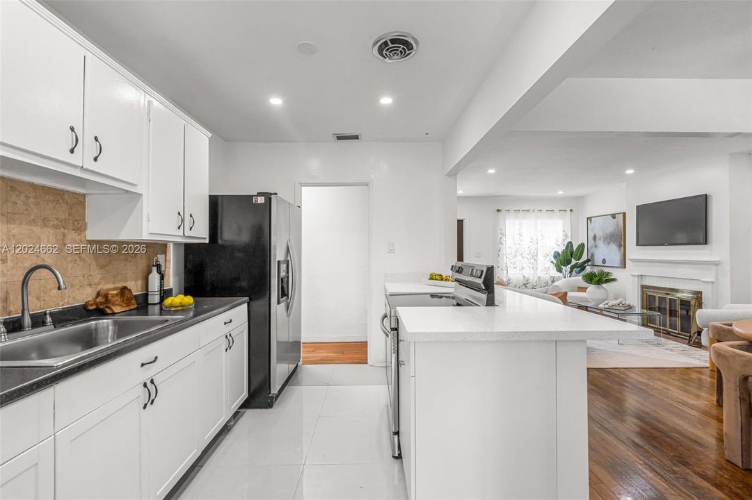 For Sale: $875,000 (4 beds, 2 baths, 1887 Square Feet)