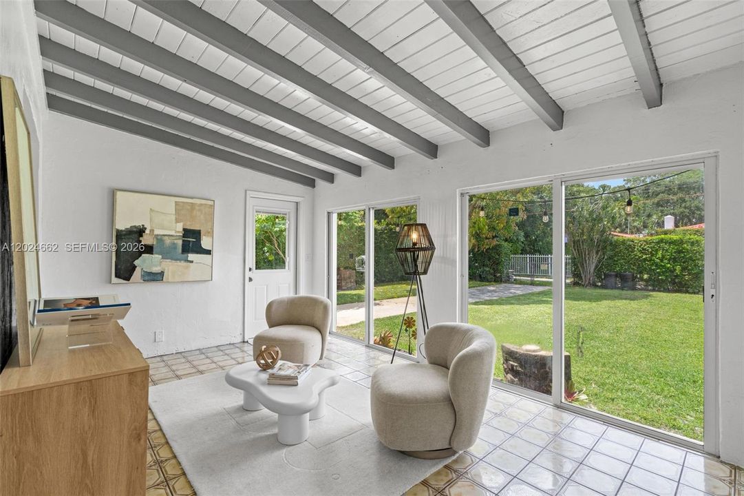 For Sale: $875,000 (4 beds, 2 baths, 1887 Square Feet)