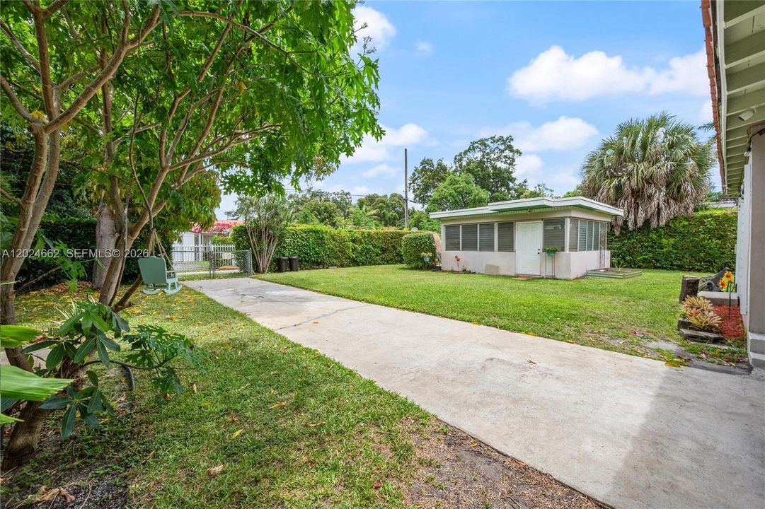 For Sale: $875,000 (4 beds, 2 baths, 1887 Square Feet)