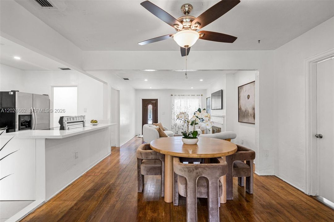 For Sale: $875,000 (4 beds, 2 baths, 1887 Square Feet)