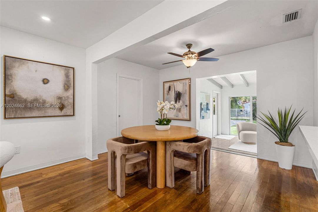 For Sale: $875,000 (4 beds, 2 baths, 1887 Square Feet)