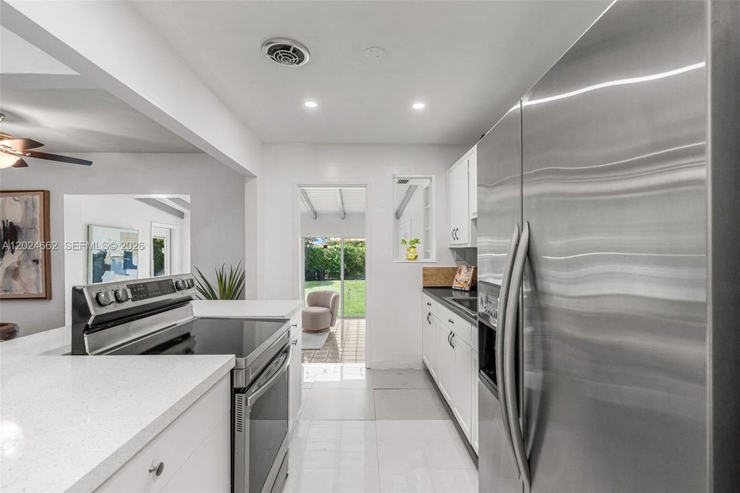 For Sale: $875,000 (4 beds, 2 baths, 1887 Square Feet)