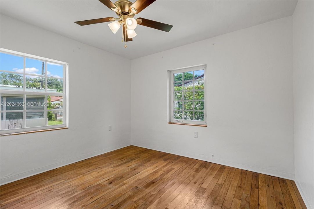 For Sale: $875,000 (4 beds, 2 baths, 1887 Square Feet)