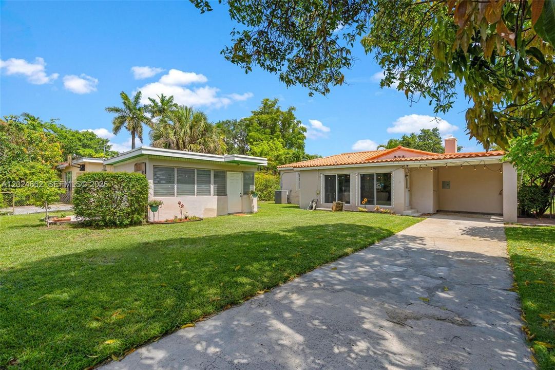 For Sale: $875,000 (4 beds, 2 baths, 1887 Square Feet)
