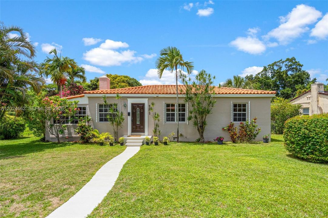 For Sale: $875,000 (4 beds, 2 baths, 1887 Square Feet)