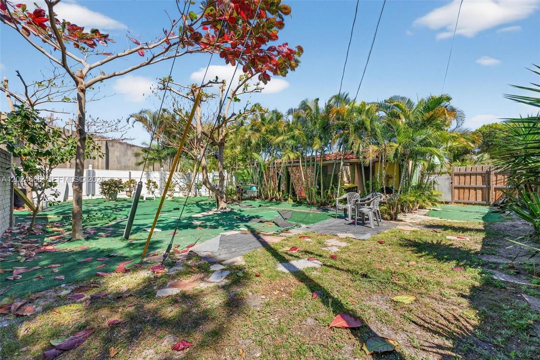 For Sale: $325,000 (2 beds, 1 baths, 1529 Square Feet)
