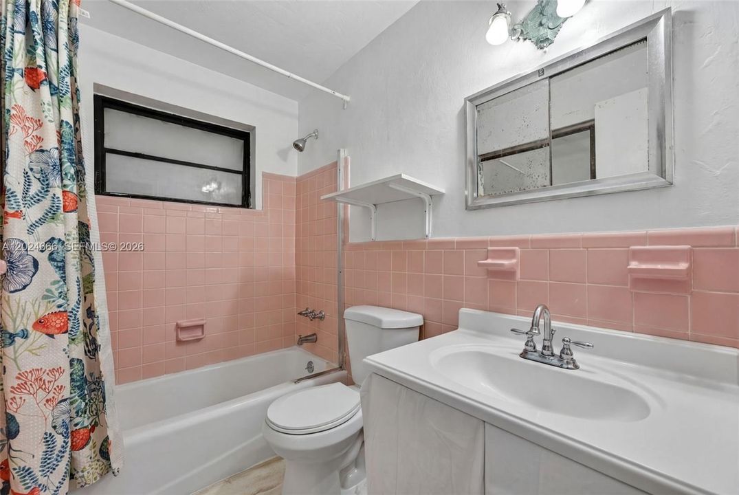 For Sale: $325,000 (2 beds, 1 baths, 1529 Square Feet)