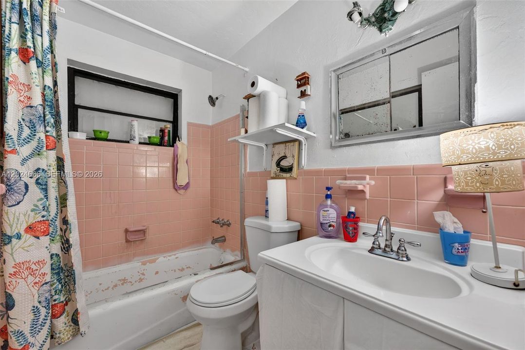 For Sale: $325,000 (2 beds, 1 baths, 1529 Square Feet)