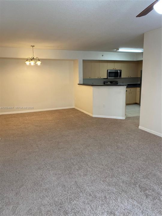 For Sale: $215,000 (3 beds, 2 baths, 1300 Square Feet)