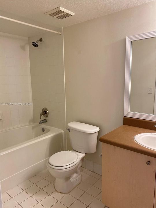 For Sale: $215,000 (3 beds, 2 baths, 1300 Square Feet)