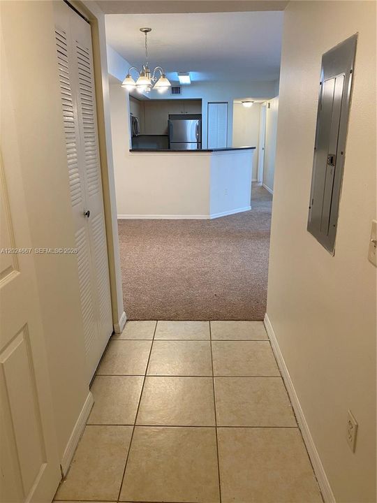 For Sale: $215,000 (3 beds, 2 baths, 1300 Square Feet)
