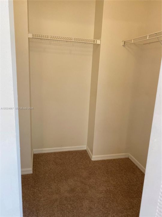 For Sale: $215,000 (3 beds, 2 baths, 1300 Square Feet)