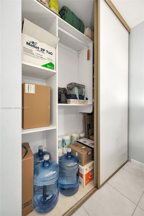 For Rent: $2,250 (2 beds, 2 baths, 978 Square Feet)