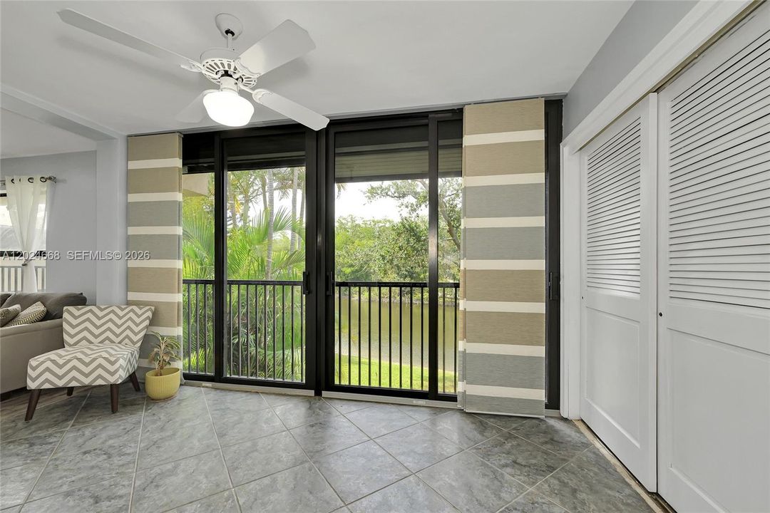 For Rent: $2,250 (2 beds, 2 baths, 978 Square Feet)