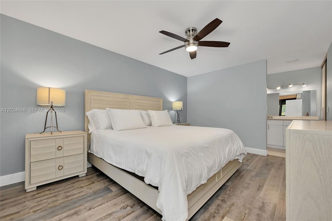 For Rent: $2,250 (2 beds, 2 baths, 978 Square Feet)