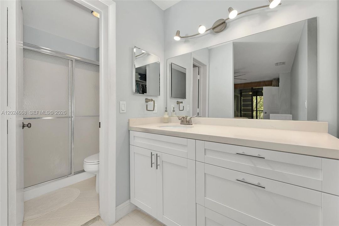 For Rent: $2,250 (2 beds, 2 baths, 978 Square Feet)