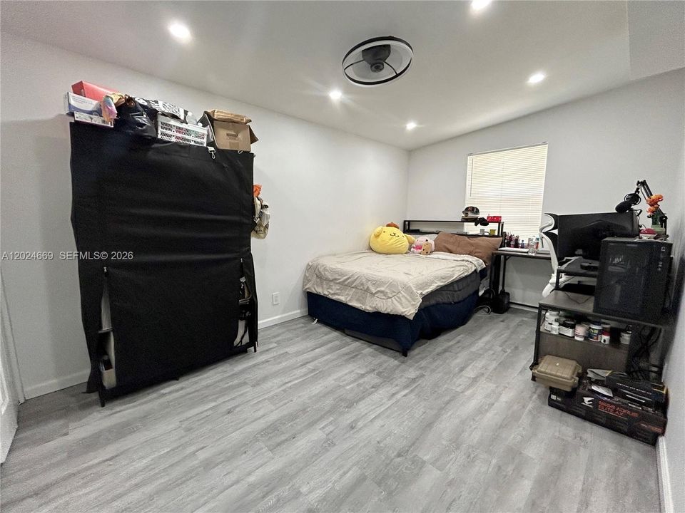 For Sale: $459,000 (3 beds, 1 baths, 1432 Square Feet)