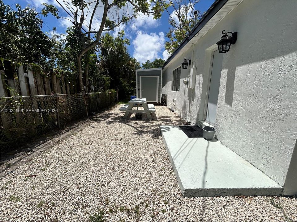 For Sale: $459,000 (3 beds, 1 baths, 1432 Square Feet)