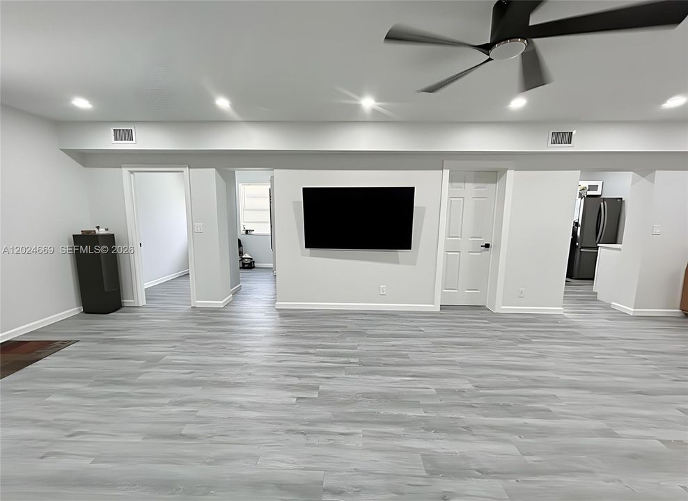 For Sale: $459,000 (3 beds, 1 baths, 1432 Square Feet)