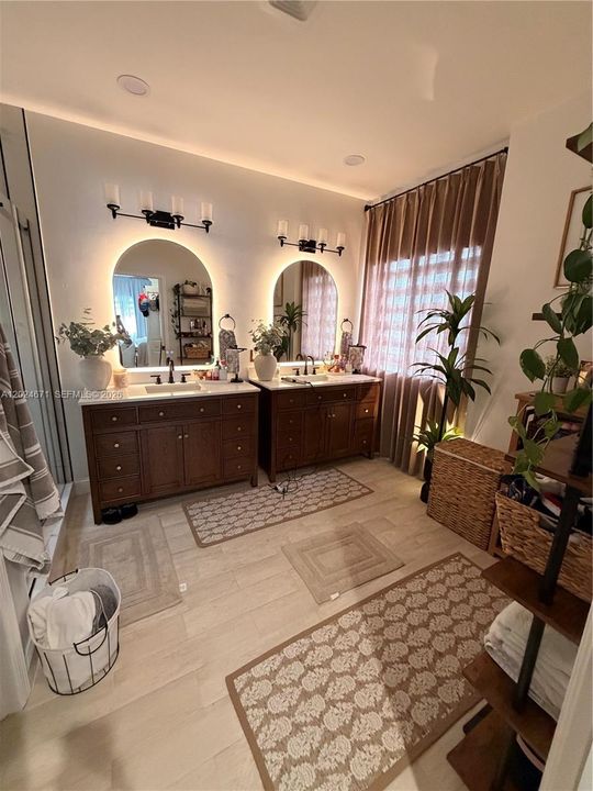 For Rent: $4,000 (4 beds, 3 baths, 2800 Square Feet)