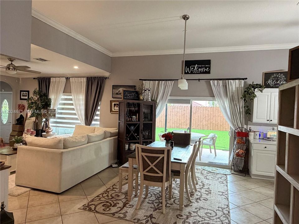 For Rent: $4,000 (4 beds, 3 baths, 2800 Square Feet)